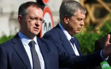 Rusia i ofron Ukrainës armëpushim dy-treditësh