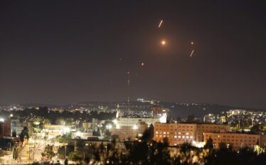 Ushtria izraelite: Irani ka lëshuar raketa të reja, po shkojnë…