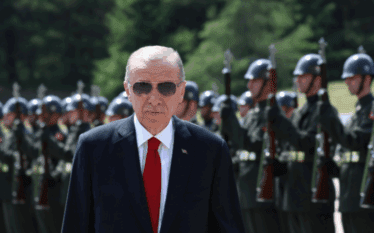 “Askush nuk do të guxojë të na sulmojë”, Erdogan paralajmëron…