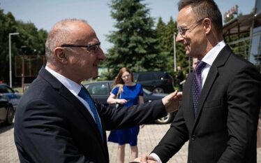 Hungarezët dhe kroatët u takuan “në gjysmë të rrugës”: Szijjarto…