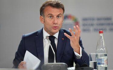 Izraeli sulmon brutalisht Iranin, ndërsa Macron shprehet në mbështetje të…
