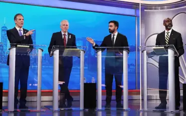 Ish-guvernatori shpenzon miliona për të rrëzuar një emigrant mysliman në…