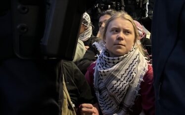 Greta Thunberg denoncon “rrëmbimin” pas ndalimit të anijes humanitare për…