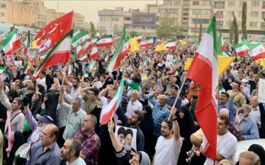 Iranianët festojnë në Teheran “fitoren kundër SHBA-së dhe Izraelit”