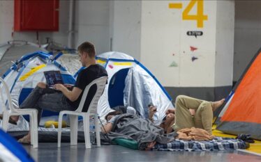 Izraelitët e kalojnë natën nëpër strehimore