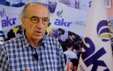 Makolli: Një shekull kemi luftu për këtë Republikë, tani po…