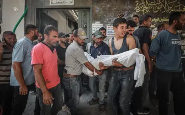 Sulmet izraelite vrasin 10 palestinezë në Khan Younis, dhjetëra të…