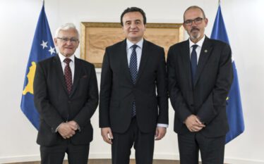Kurti pret deputetë britanikë: Mbretëria e Bashkuar mbështet Kosovën drejt…