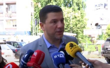 Krasniqi: VV të propozojë për kryeparlamentar dikë që s’ka qenë…