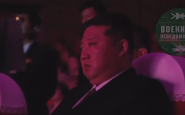 Kim Jong-un u përlot për ushtarët që u vranë në…
