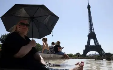 Alarm i kuq në Francë: Kulla Eiffel mbyllet për turistët
