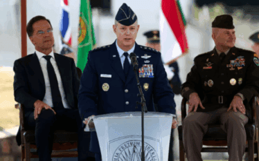 Gjenerali amerikan në krye të operacioneve ushtarake të NATO-s