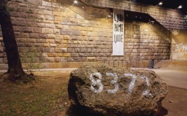Në Beograd u vendos një Gur-simbolik për viktimat e gjenocidit…