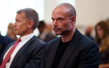 Zëvendësdrejtori i FBI-së kërcënon me dorëheqje: Si shkatërruan dokumentet për…