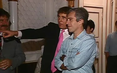 Përmbysje e plotë në rastin Epstein: Trump nën presionin e…