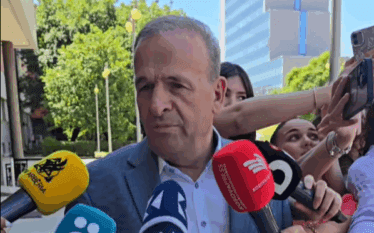 Elmi Reçica: Kurti nuk e jep postin e kryetarit të…