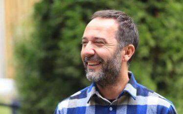 Gërvalla thirrje Ministrisë së Financave: Trajtojeni me përgjegjësi RTK-në