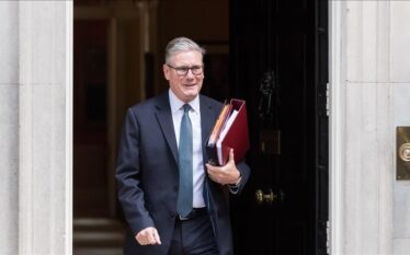 Kryeministri britanik: I “tmerruar” nga vrasjet e civilëve që përpiqen…