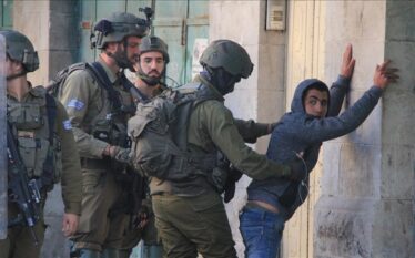 Izraeli arrestoi 3.850 palestinezë në Bregun Perëndimor dhe Kuds në…