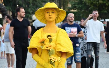 Shfaqja artistike me skulptura pritet me interes në qytetin e…