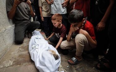 Mbi 60 palestinezë, 27 duke kërkuar ndihma, vriten në sulmet…