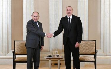 Bisedimet Aliyev-Pashinyan kaluan “në atmosferë konstruktive”