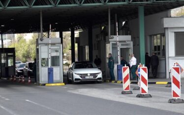 Hapet kufiri midis Maqedonisë së Veriut dhe Kosovës pasi u…