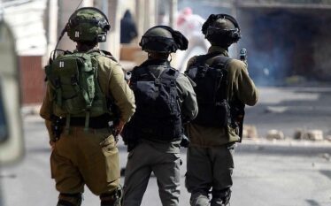Ushtari izraelit që mori pjesë në sulmet në Gaza kryen…