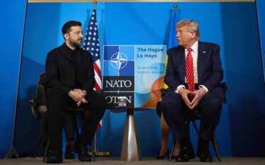 Presidenti Turmp: Armët në Ukrainë do t’i dërgojmë përmes NATO-s