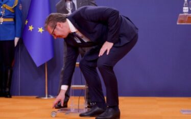 Sondazhi i ri në Serbi, bie partia e Vuçiqit –…