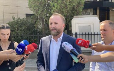 PDK dorëzon kërkesë në Gjykatën Kushtetuese kundër vendimit të ZRRE-së