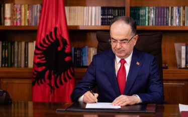 Trump, letër Begajt: Pres me padurim të vazhdojmë punën tonë…