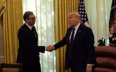 Pse Vuçiqi dhe Dodiku po vrapojnë pas Trumpit?