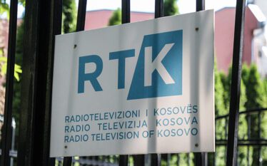 Punëtorët e RTK-së dy javë pa paga, AGK i bën…