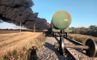Rusia në probleme të mëdha: Treni i shkatërruar nga ukrainasit…