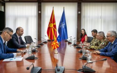 Gjenerali i KFOR’it shkon takohet me ministrin e mbrojtjes së…