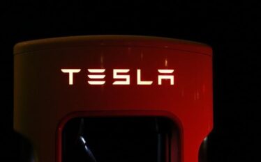 Tesla urdhërohet të paguajë 329 milionë dollarë në rastin e…