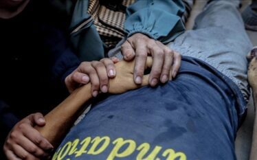 Dhjetëra palestinezë të vdekur nga përmbysja e kamionit me ndihma…