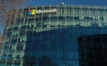Punonjësit e Microsoft-it protestojnë kundër kompanisë për lidhjet me luftën…