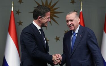 Presidenti turk bisedon me shefin e NATO-s për Ukrainën dhe…