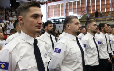 Kosovë, diplomon gjenerata e re e oficerëve doganorë