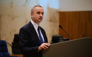 Disa ditë pas sulmeve të Kurtit, Kryetari i Kushtetueses telefonatë…