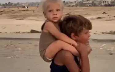Populli i Gazës po dëbohet me forcë nga tokat e…