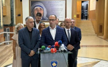 Lista Serbe nis fushatën në Mitrovicë të Veriut me thirrje…