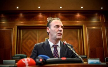 Limaj publikon fotografi me Rubin: Atëherë kur koha kërkonte guxim…