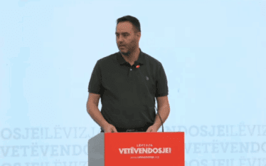 Konjufca: Kushtetuesja ose i çelë rrugë Kuvendit të vazhdojë, ose…