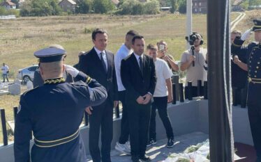 Kurti te varri i Afrim Bunjakut: Ndërkombëtarët mos ta konsiderojnë…