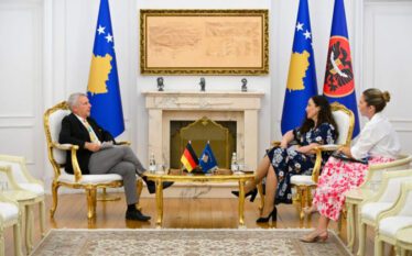 Rohde pas takimit me Osmanin, i shqetësuar me “bllokadën e…