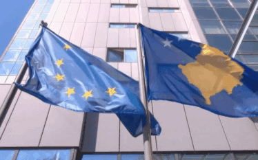 BE kritikon mbylljen e zyrave të strukturave paralele serbe
