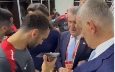 Erdogan telefonoi Calhanoglun pas ndeshjes: U futëm në situata të…